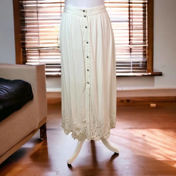 New! ASTR The Label High Waist Button Maxi A-Line Skirt Crochet White Size M - Picture 2 of 11